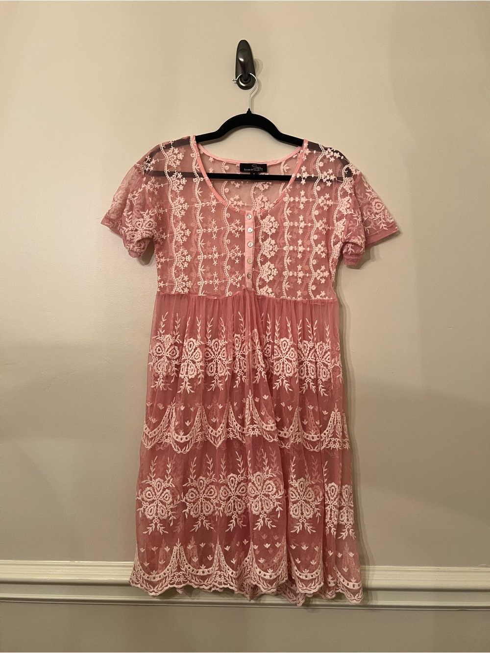 VINTAGE Suzanne Betro Pink Lace Embroidered Short Sleeve Dress